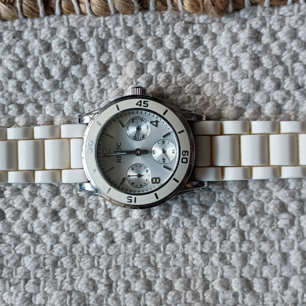 Relic Beautiful Stylish White Watch - Picture 2 of 3